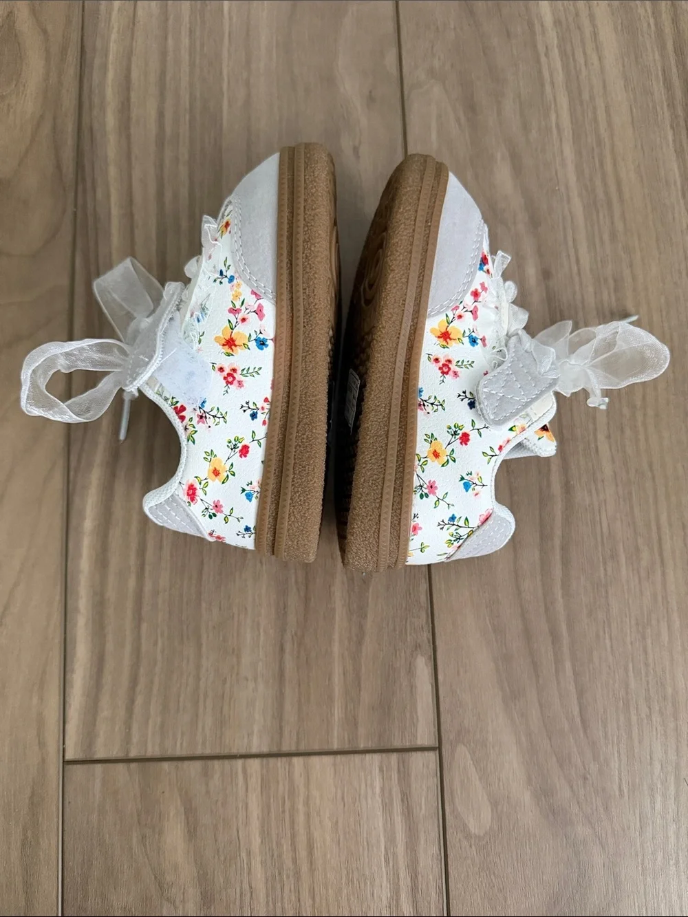 Kids Floral Accent White and Brown Sneakers
